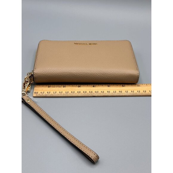 Michael Kors Jet Set Camel Pebbled Large Flat Multifunction Phone Case *READ* - Picture 12 of 15